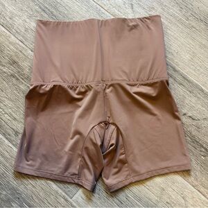 Under Where? Luxury Collection Shapewear Sz Small High Waist Short Tummy Control